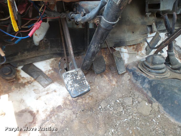 image for item DB5878 1976 Ford F600 bucket truck