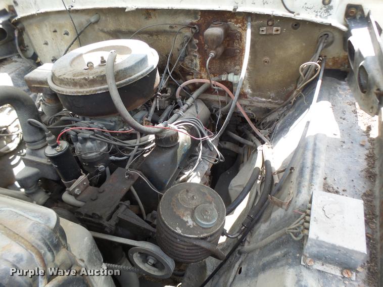 image for item DB5878 1976 Ford F600 bucket truck