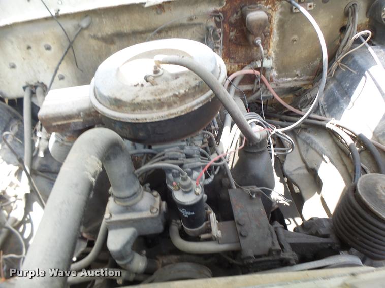 image for item DB5878 1976 Ford F600 bucket truck