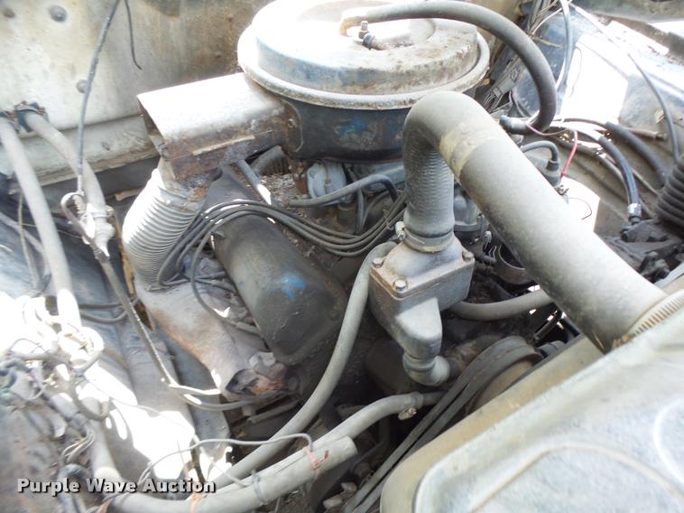 image for item DB5878 1976 Ford F600 bucket truck