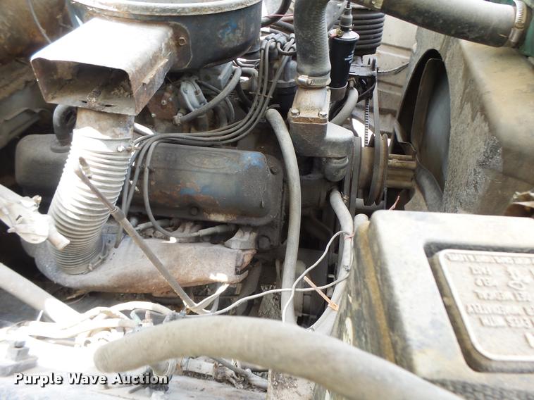 image for item DB5878 1976 Ford F600 bucket truck