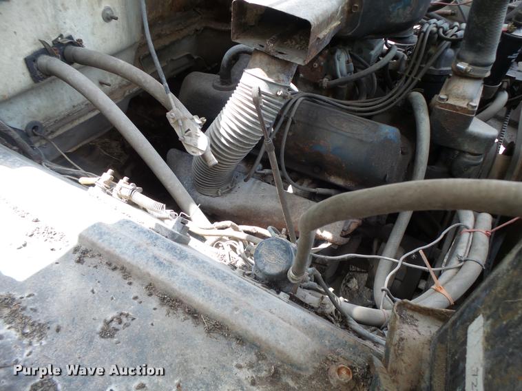 image for item DB5878 1976 Ford F600 bucket truck