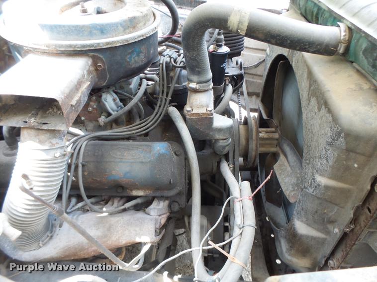 image for item DB5878 1976 Ford F600 bucket truck