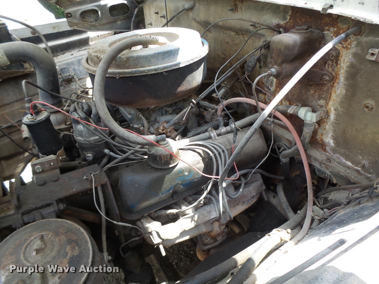 image for item DB5878 1976 Ford F600 bucket truck