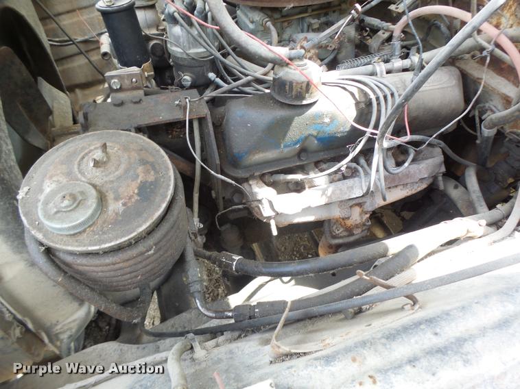 image for item DB5878 1976 Ford F600 bucket truck