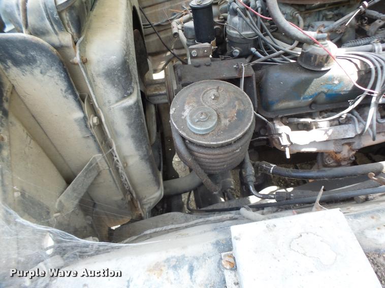 image for item DB5878 1976 Ford F600 bucket truck