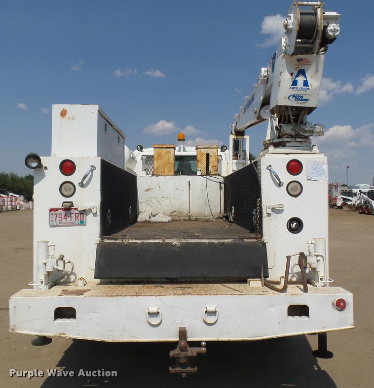 image for item DB6236 2006 International DuraStar 4300 service truck with crane