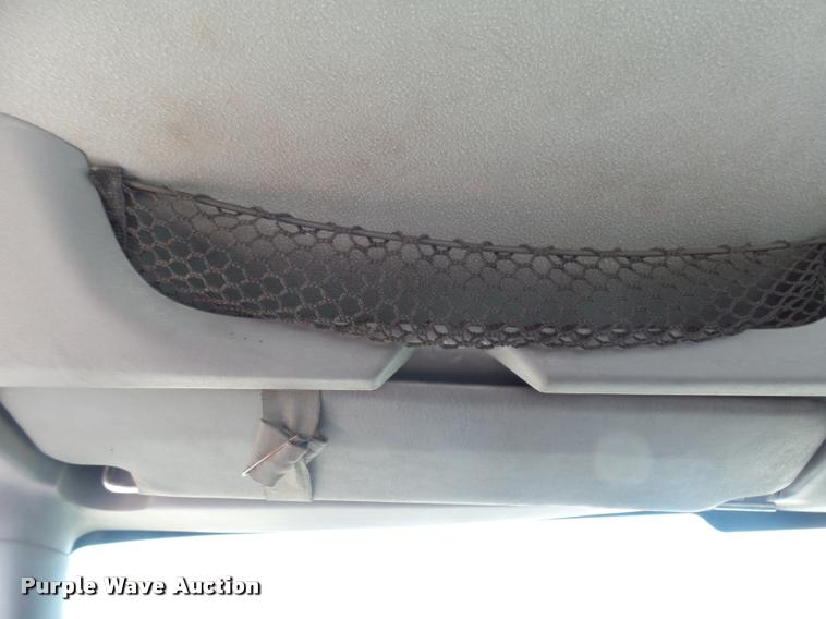 image for item DB6236 2006 International DuraStar 4300 service truck with crane