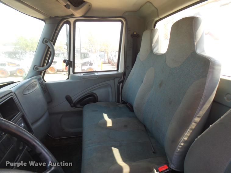 image for item DB6236 2006 International DuraStar 4300 service truck with crane