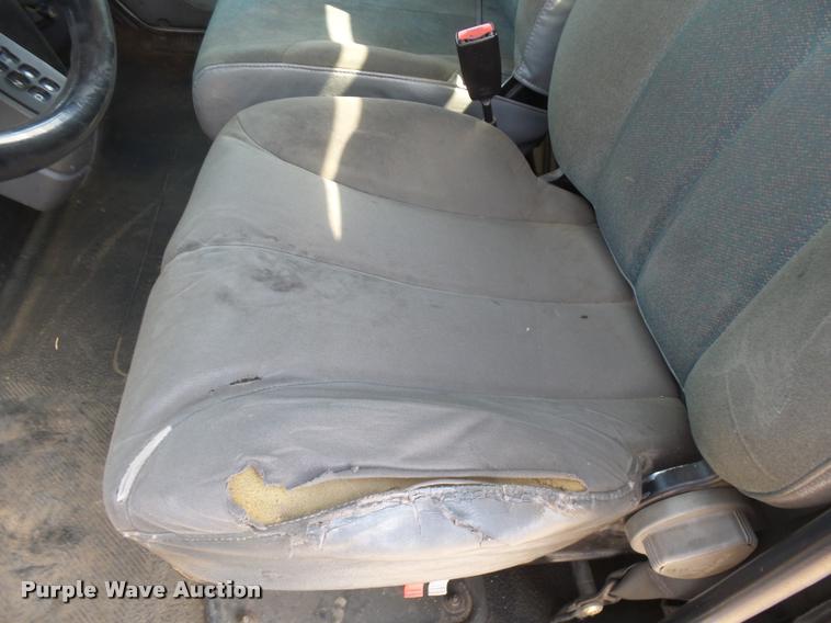 image for item DB6236 2006 International DuraStar 4300 service truck with crane