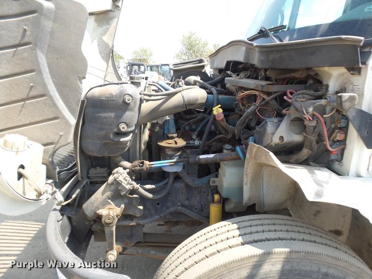 image for item DB6236 2006 International DuraStar 4300 service truck with crane