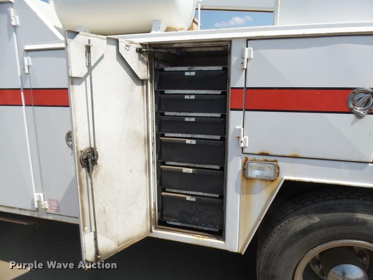 image for item DB6236 2006 International DuraStar 4300 service truck with crane