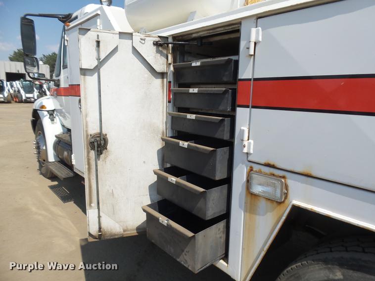 image for item DB6236 2006 International DuraStar 4300 service truck with crane