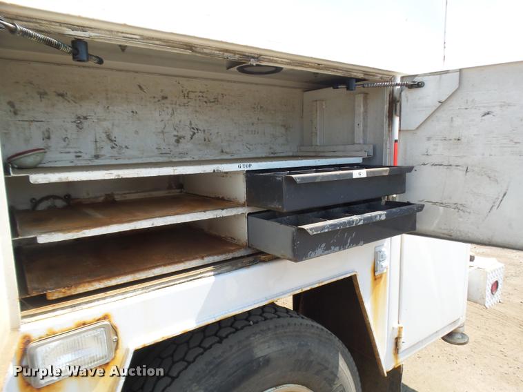 image for item DB6236 2006 International DuraStar 4300 service truck with crane