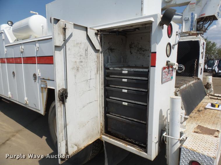 image for item DB6236 2006 International DuraStar 4300 service truck with crane