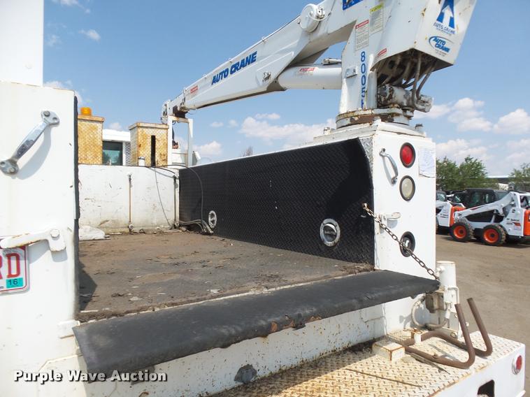 image for item DB6236 2006 International DuraStar 4300 service truck with crane