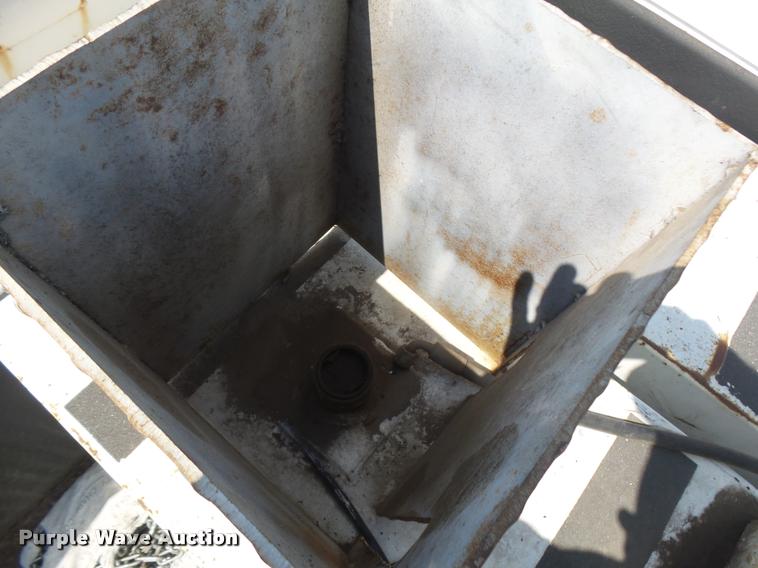 image for item DB6236 2006 International DuraStar 4300 service truck with crane