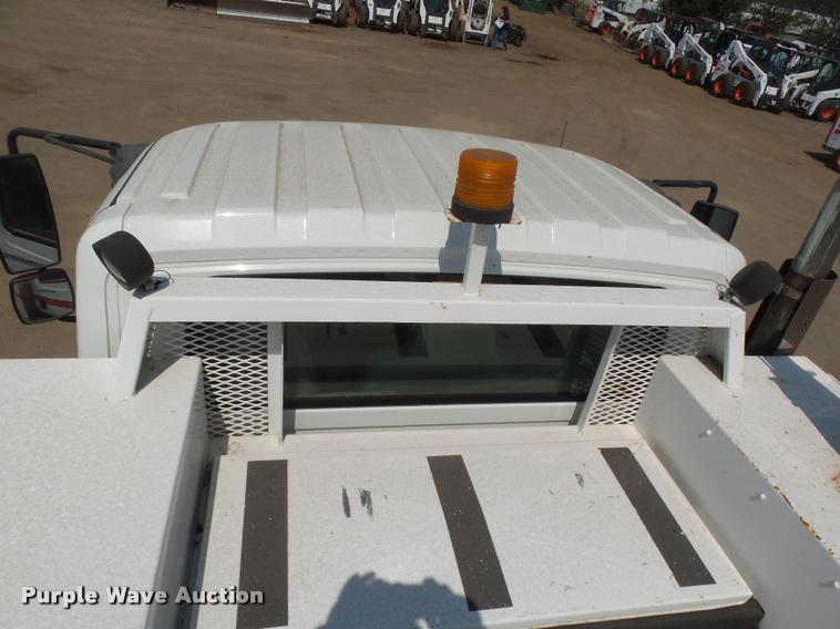 image for item DB6236 2006 International DuraStar 4300 service truck with crane