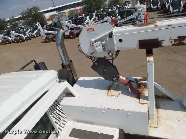 image for item DB6236 2006 International DuraStar 4300 service truck with crane