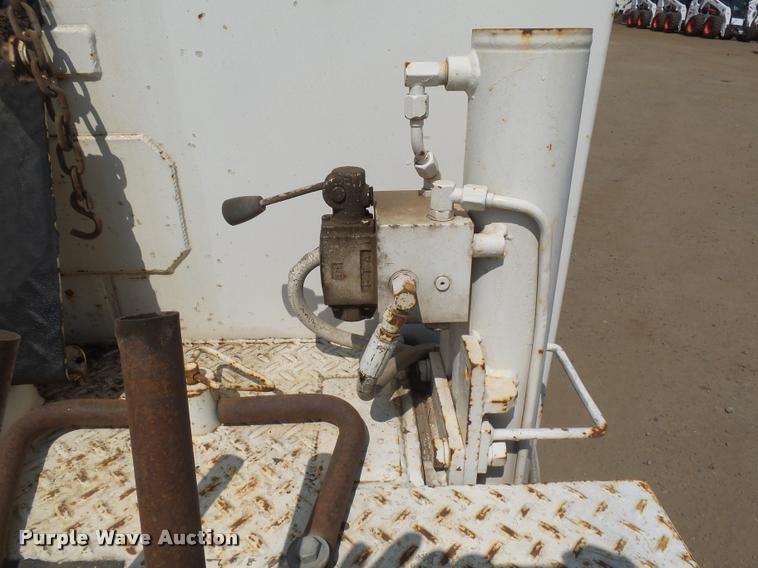 image for item DB6236 2006 International DuraStar 4300 service truck with crane