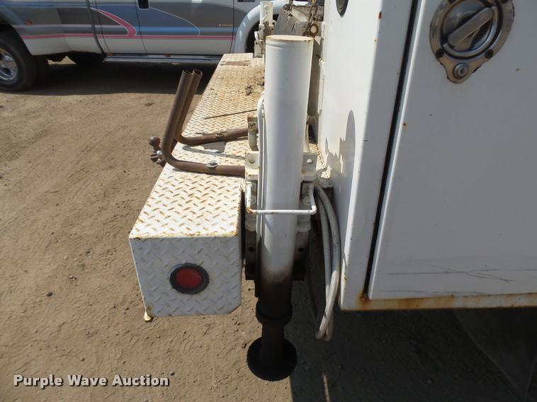 image for item DB6236 2006 International DuraStar 4300 service truck with crane