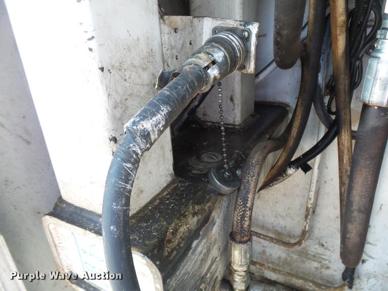 image for item DB6236 2006 International DuraStar 4300 service truck with crane