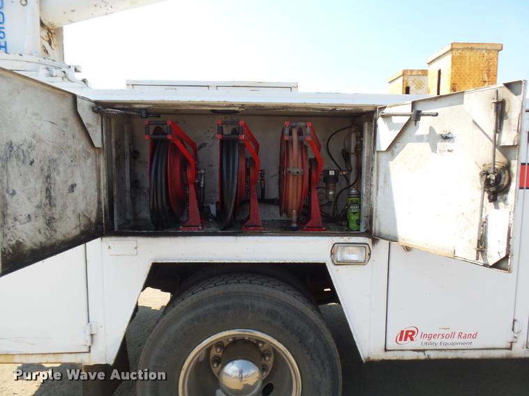 image for item DB6236 2006 International DuraStar 4300 service truck with crane