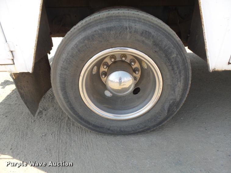 image for item DB6236 2006 International DuraStar 4300 service truck with crane