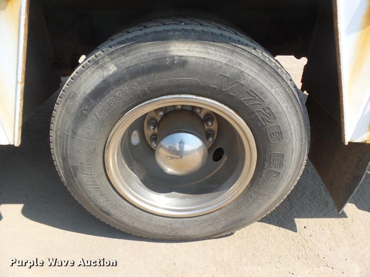 image for item DB6236 2006 International DuraStar 4300 service truck with crane