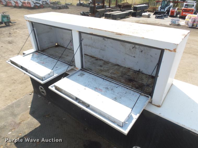 image for item DB6236 2006 International DuraStar 4300 service truck with crane