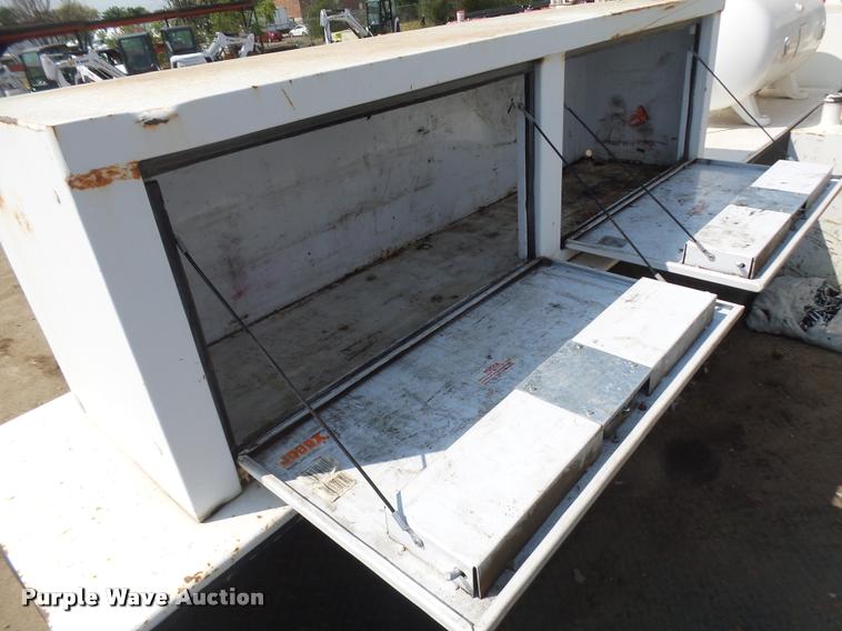 image for item DB6236 2006 International DuraStar 4300 service truck with crane