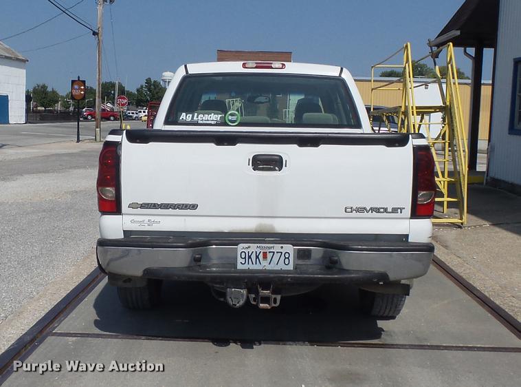 image for item DB6452 2005 Chevrolet Silverado 1500 LS Crew Cab pickup truck