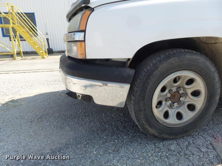 image for item DB6452 2005 Chevrolet Silverado 1500 LS Crew Cab pickup truck