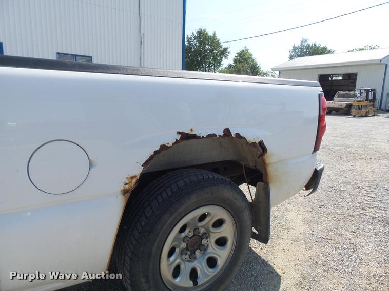 image for item DB6452 2005 Chevrolet Silverado 1500 LS Crew Cab pickup truck