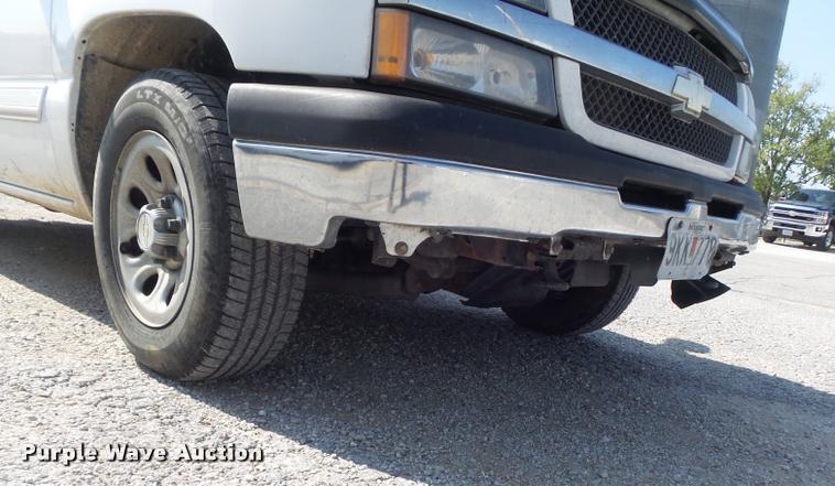 image for item DB6452 2005 Chevrolet Silverado 1500 LS Crew Cab pickup truck