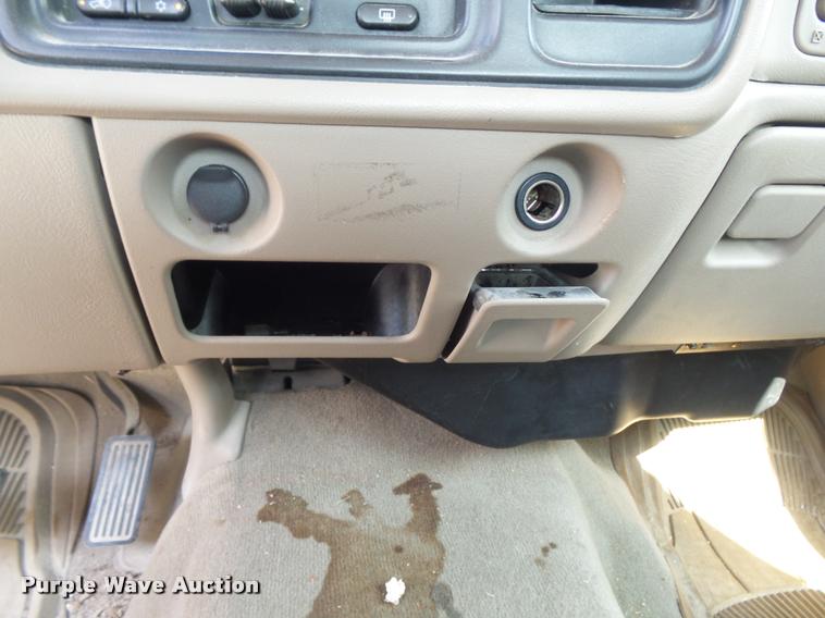 image for item DB6452 2005 Chevrolet Silverado 1500 LS Crew Cab pickup truck