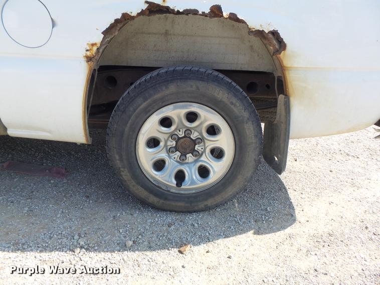 image for item DB6452 2005 Chevrolet Silverado 1500 LS Crew Cab pickup truck