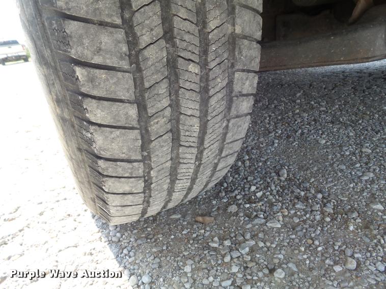 image for item DB6452 2005 Chevrolet Silverado 1500 LS Crew Cab pickup truck