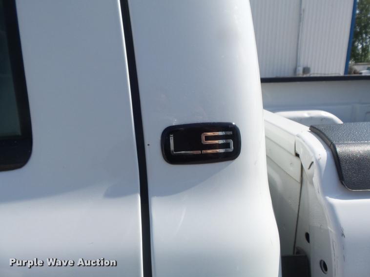 image for item DB6452 2005 Chevrolet Silverado 1500 LS Crew Cab pickup truck