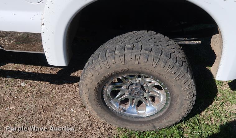 image for item DB6473 2004 Ford F250 Super Duty XLT Crew Cab pickup truck