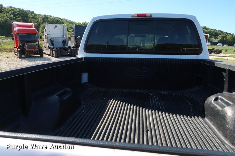 image for item DB6473 2004 Ford F250 Super Duty XLT Crew Cab pickup truck