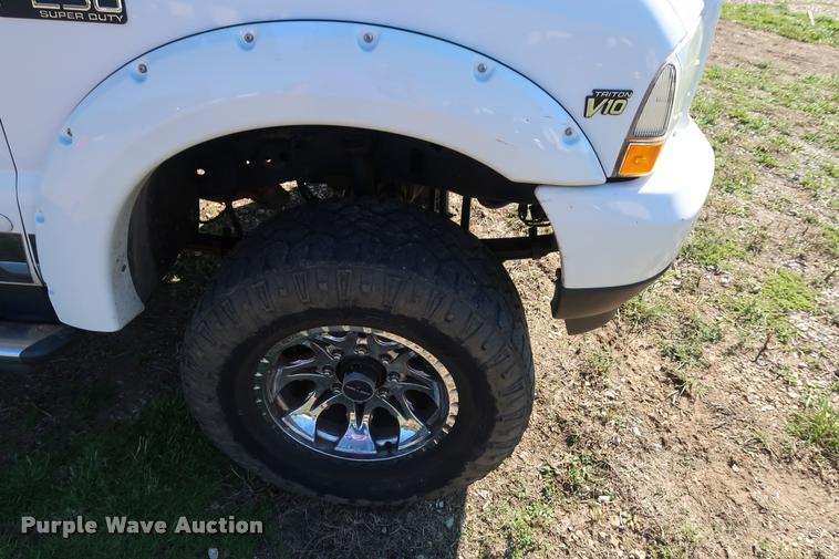 image for item DB6473 2004 Ford F250 Super Duty XLT Crew Cab pickup truck