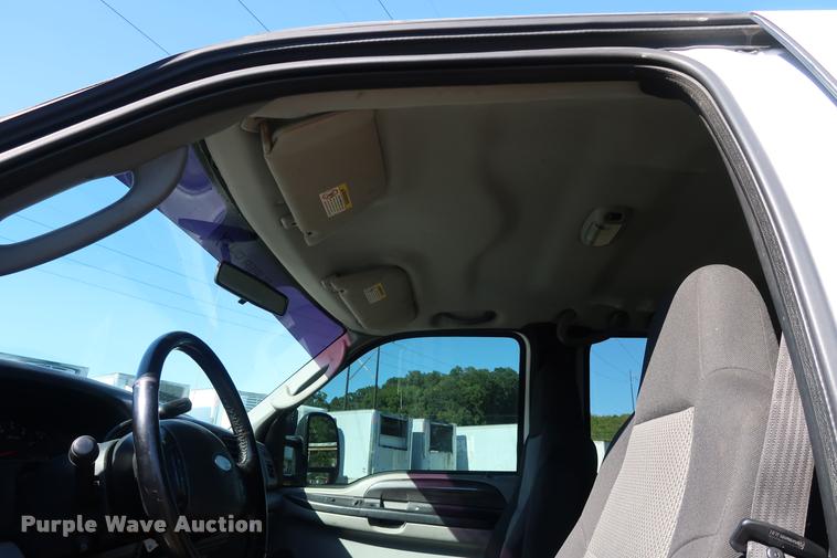 image for item DB6473 2004 Ford F250 Super Duty XLT Crew Cab pickup truck