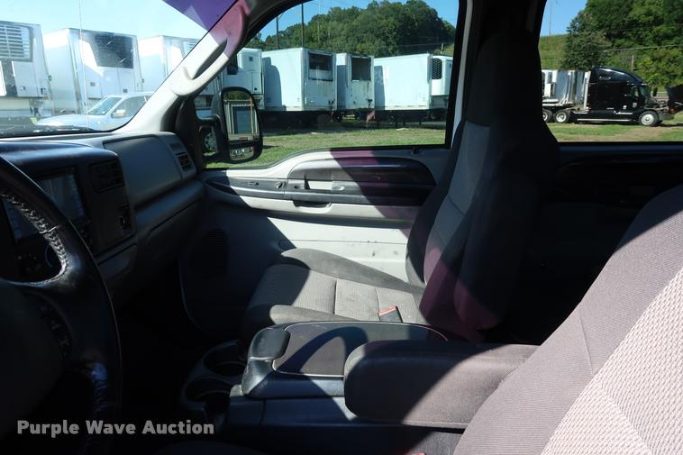 image for item DB6473 2004 Ford F250 Super Duty XLT Crew Cab pickup truck