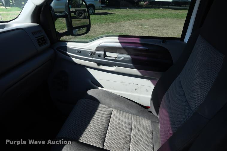 image for item DB6473 2004 Ford F250 Super Duty XLT Crew Cab pickup truck