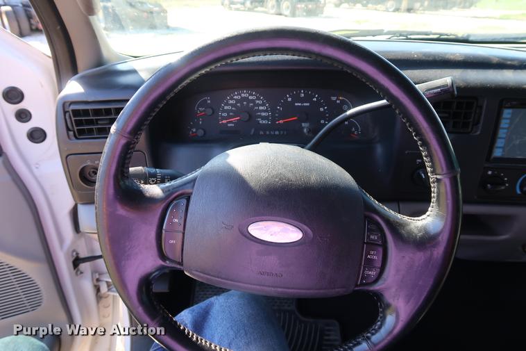 image for item DB6473 2004 Ford F250 Super Duty XLT Crew Cab pickup truck