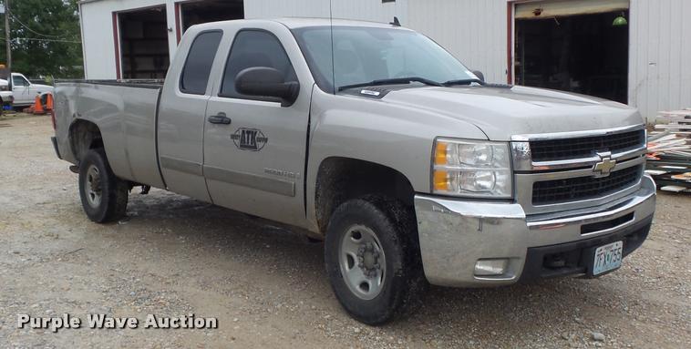 image for item DB6479 2008 Chevrolet Silverado 2500HD Ext. Cab pickup truck