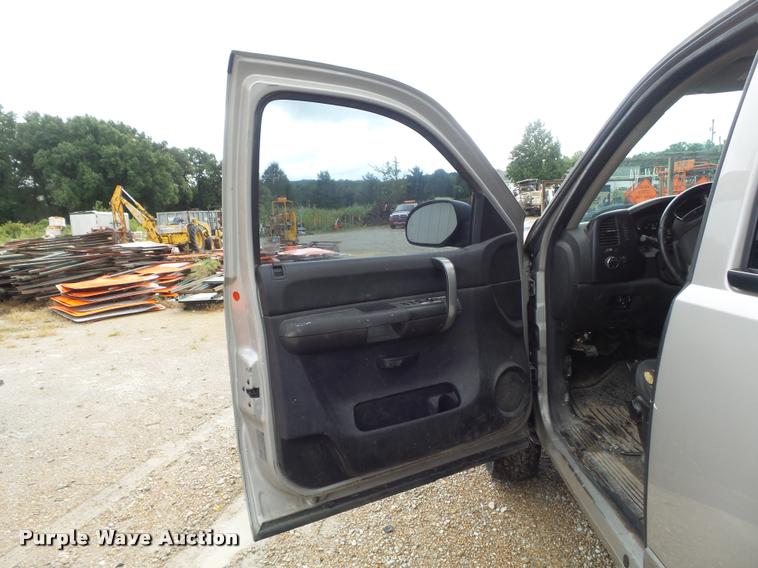 image for item DB6479 2008 Chevrolet Silverado 2500HD Ext. Cab pickup truck