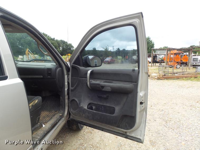 image for item DB6479 2008 Chevrolet Silverado 2500HD Ext. Cab pickup truck