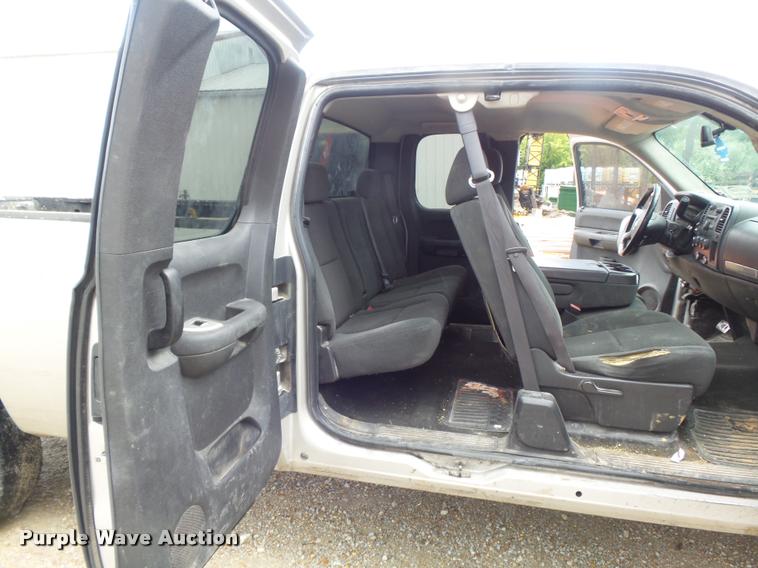 image for item DB6479 2008 Chevrolet Silverado 2500HD Ext. Cab pickup truck